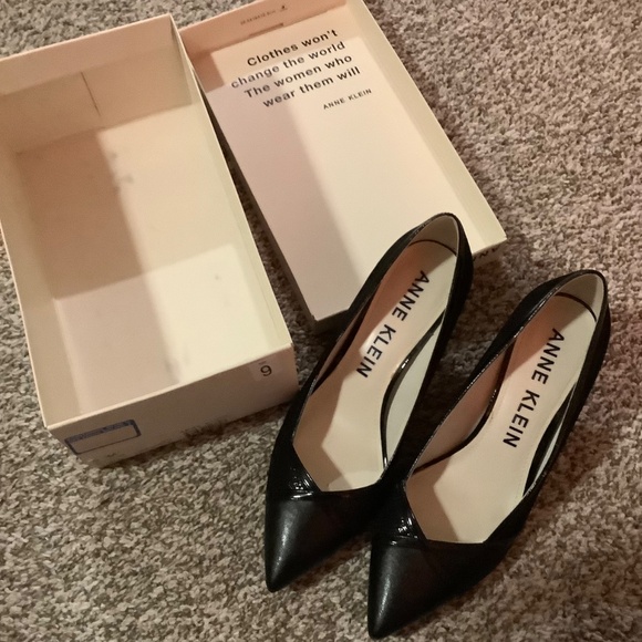 Anne Klein Women's Dress Shoe 9m - Picture 2 of 5